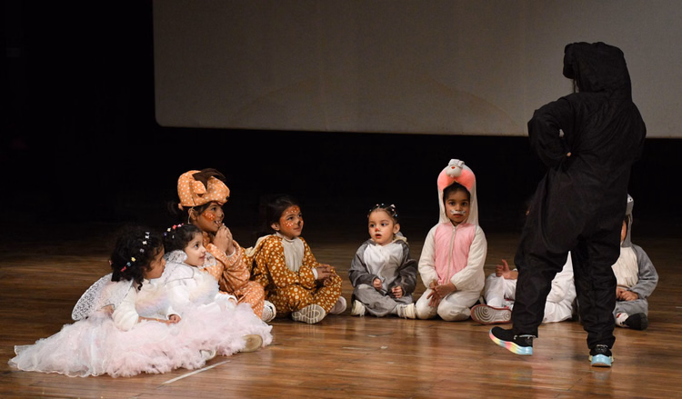 Little Artists Spread The Beautiful Colors Of Culture - Lucknow News