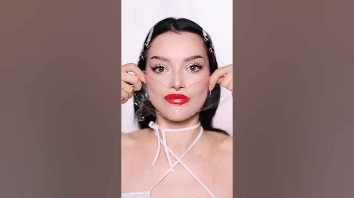 ye kaisa lipstick hack hai 🤨 weird makeup hacks #chintatachitachita #shorts #hack #makeup #lipstick