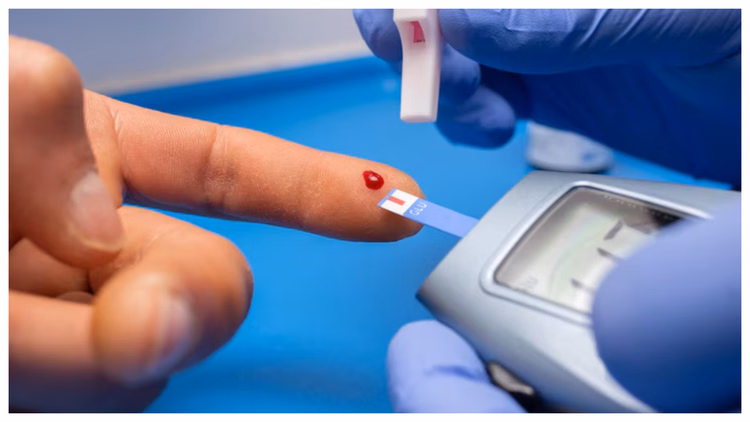Diabetes Alert:क्या आपको डायबिटीज हो सकता है? डॉक्टर ने बताया घर बैठे चेक करने के आसान उपाय - Diabetes Health Tips: Ways To Check If May Have Diabetes Doctor Explain Warning And Symptoms