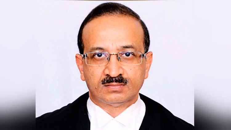 Dehradun:न्यायमूर्ति मनोज कुमार गुप्ता ने मुख्य न्यायाधीश पद की ली शपथ, लोकभवन में हुआ समारोह - Uttarakhand High Court Chief Justice Manoj Kumar Gupta Took Oath Governor Administered Oath