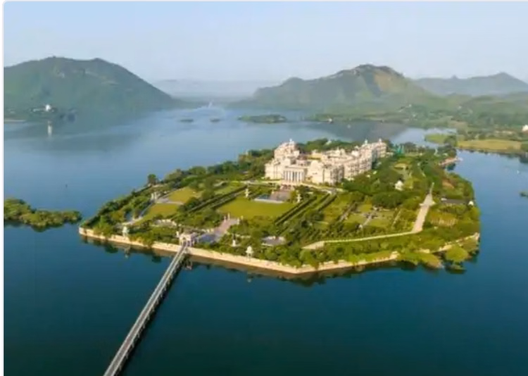 Udaipur News: Kriti Sanon’s Sister Nupur’s Wedding Begins; Three-day Festivities Start With Mehendi And Haldi - Rajasthan News - Udaipur News:कृति सेनन की बहन नूपुर की शादी का आगाज, मेहंदी-हल्दी से शुरू हुआ तीन दिनी सेलिब्रेशन