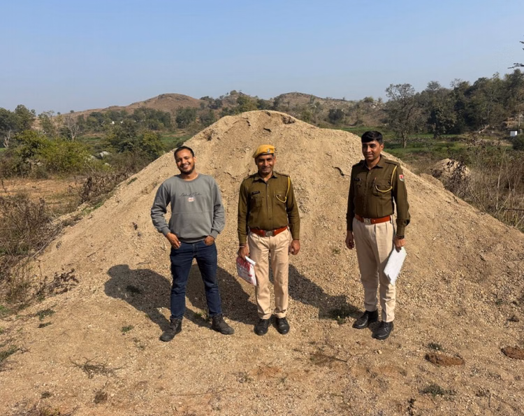 Salumbar News: Police Seize 80 Tons Of Illegal Gravel In Aravalli; Tractor Impounded, One Detained - Rajasthan News