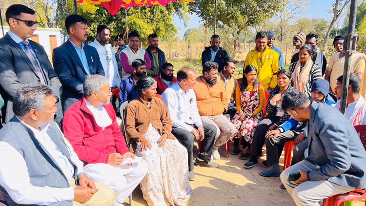 Babulal Marandi Reached Khunti To Pay Tribute To Soma Munda, Assured To Bear Expenses Of Daughter's Education - Jharkhand News