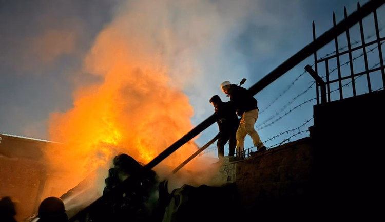 West Bengal:पश्चिम बंगाल के दक्षिण 24 परगना में पटाखा फैक्टरी में धमाका, चार गंभीर रूप से घायल - West Bengal Explosion Occurred At A Firecracker Factory In South 24 Parganas Updates News In Hindi