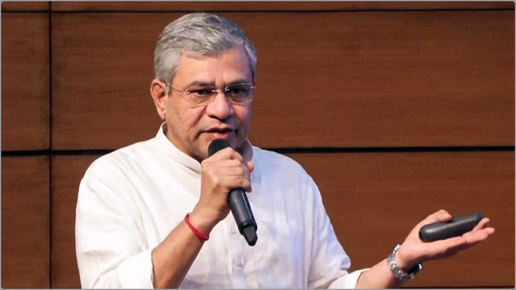 Railway:बंद गले का काला कोट रेलवे से होगा आउट, रेल मंत्री ने बताया इस वजह से बदल रही है कर्मियों की यूनिफॉर्म - Indian Railway Employees Uniform Change No More Black High Neck Coat Railway Minister Vaishnaw Explains Reason