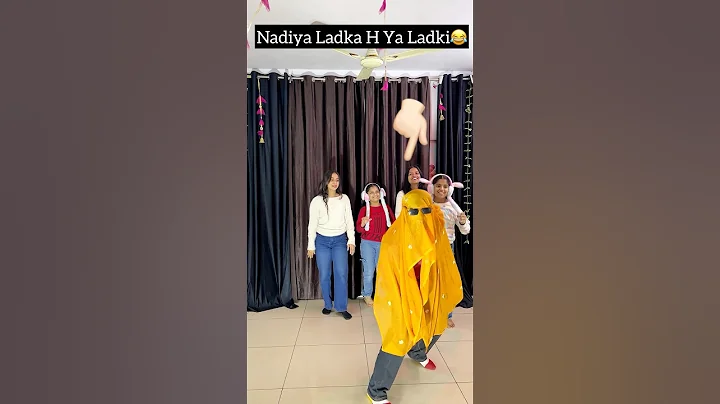 Neeli Pari Peeli Pari Kamre Mai Band Hai | Group Dance | Trending #shorts #ytshorts