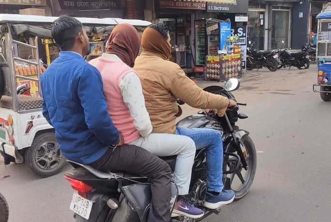 Up:वाह रे मुरादाबाद... हेलमेट नहीं लगाया, 67 हजार हेलमेट की कीमत का जुर्माना चुकाया, हादसों में 150 की जान गई - Up: Wow, Moradabad! Man Didn Wear Helmet And Ended Up Paying Fine Equivalent To Price Of 67000 Helmets