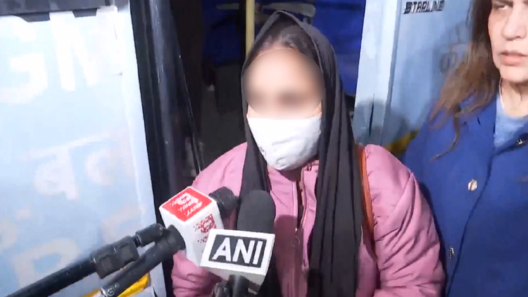 Up:'लांछन न लगाएं...सबूत दिखाएं सेंगर की बेटियां', उन्नाव केस की पीड़िता ने शेयर किए वीडियो; ये इनकी चाल - Unnao Case Victim Tells Former Mla Kuldeep Sengar Daughters Stop Trying To Prove Me Characterless