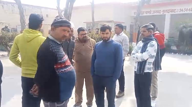 Up:मुरादाबाद में फर्मकर्मी की हत्या, शव लखनऊ हाईवे पर फेंका, सिर में मिली गंभीर चोट - Up: Firm Employee Murdered In Moradabad, Body Dumped On Lucknow Highway, Serious Head Injuries Found