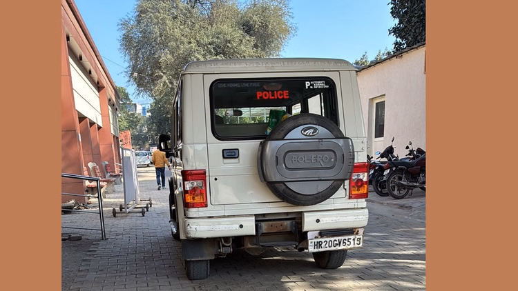 हिसार में दर्दनाक हादसा:युवक को रातभर कुचलते रहे वाहन, खुरचकर कट्टे में भरकर लाई पुलिस - Tragic Accident In Hisar: Vehicles Ran Over A Young Man Throughout The Night