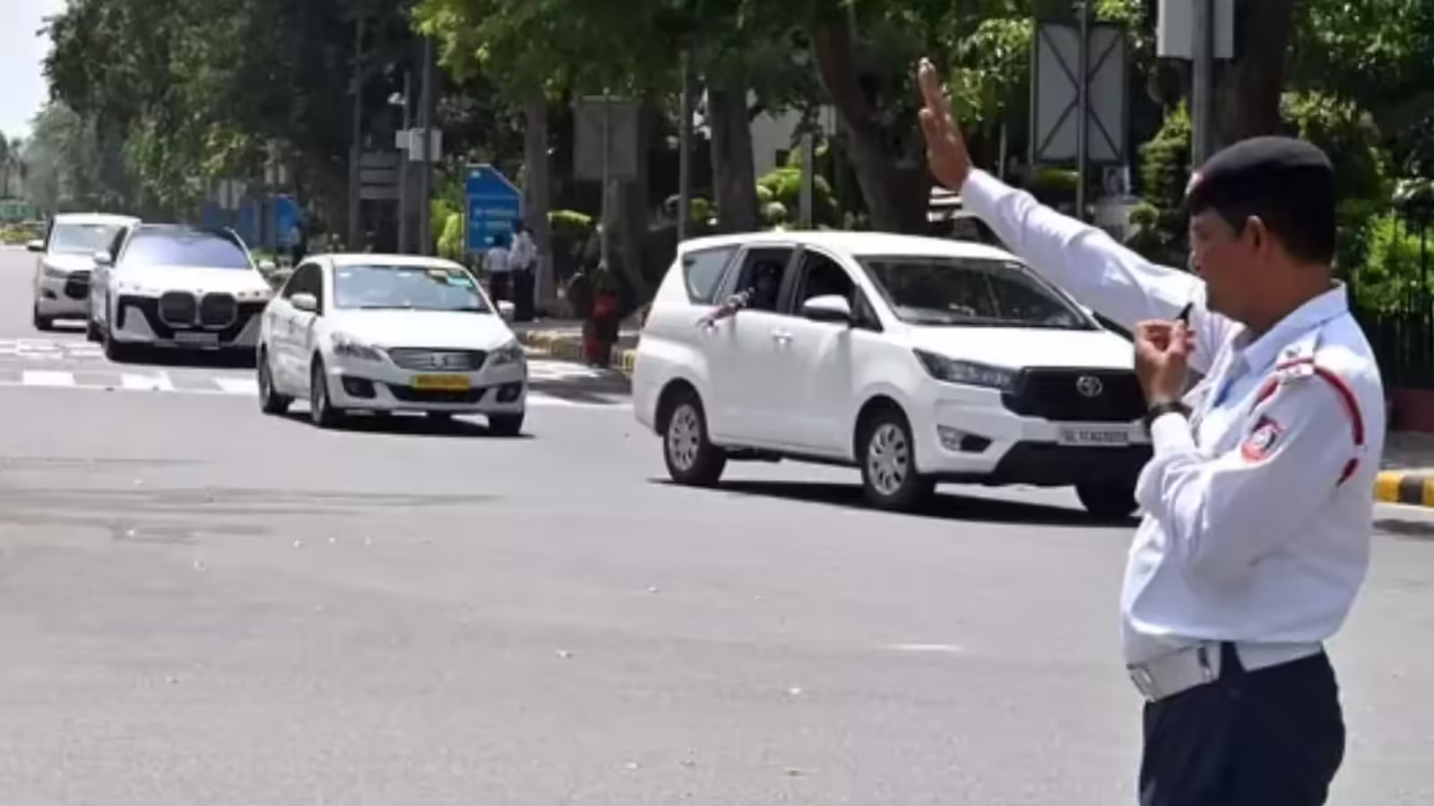 Cab Driver,रॉन्ग साइड गाड़ी चलाई तो जब्त होगी कार-बाइक! पहले सिर्फ होती थी FIR - fir for wrong-side driving can lead to vehicle seizure - India News