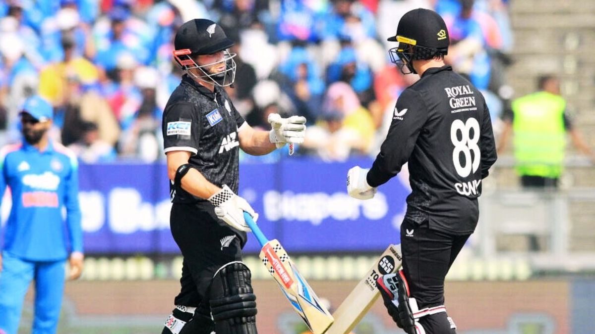 IND vs NZ 1st ODI: न्यूजीलैंड की ओपनिंग जोड़ी कॉनवे और निकोल्स का बड़ा कारनामा, 27 साल बाद भारत में हुआ ऐसा