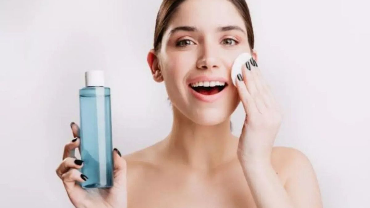 स्किन केयर में टोनिंग है बेहद जरूरी, घर पर ऐसे बनाएं 5 नेचुरल और केमिकल-फ्री फेस टोनर