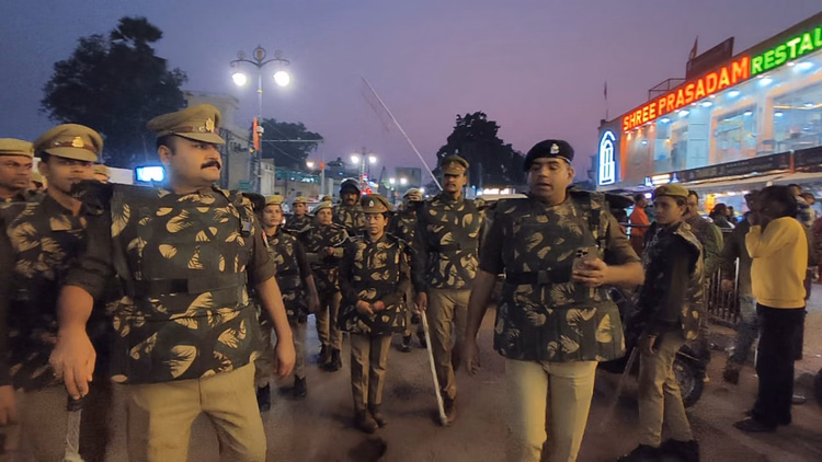 अयोध्या:जम्मू से निकलकर आगरा होते हुए अयोध्या आया था अहद, मंदिर में नमाज पढ़ने की थी कोशिश; बढ़ाई गई सुरक्षा - Ayodhya: Ahad Left Jammu And Came To Ayodhya Via Agra, Trying To Offer Namaz In The Temple; Security Beefed Up