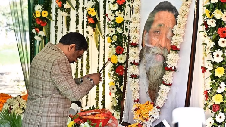 Dishom Guru Shibu Soren 82nd Birth Anniversary Celebrated With Devotion-respect Hemant Soren Became Emotional - Jharkhand News