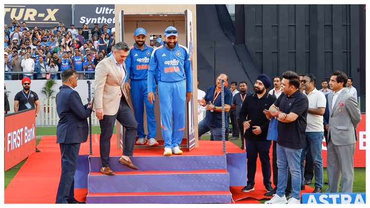 Ind Vs Nz:पहले वनडे में खास पल, विराट और रोहित को वडोदरा में मिला विशेष सम्मान; जय शाह भी रहे मौजूद - Ind Vs Nz: Virat Kohli, Rohit Sharma Receive Special Felicitation At Bca Stadium