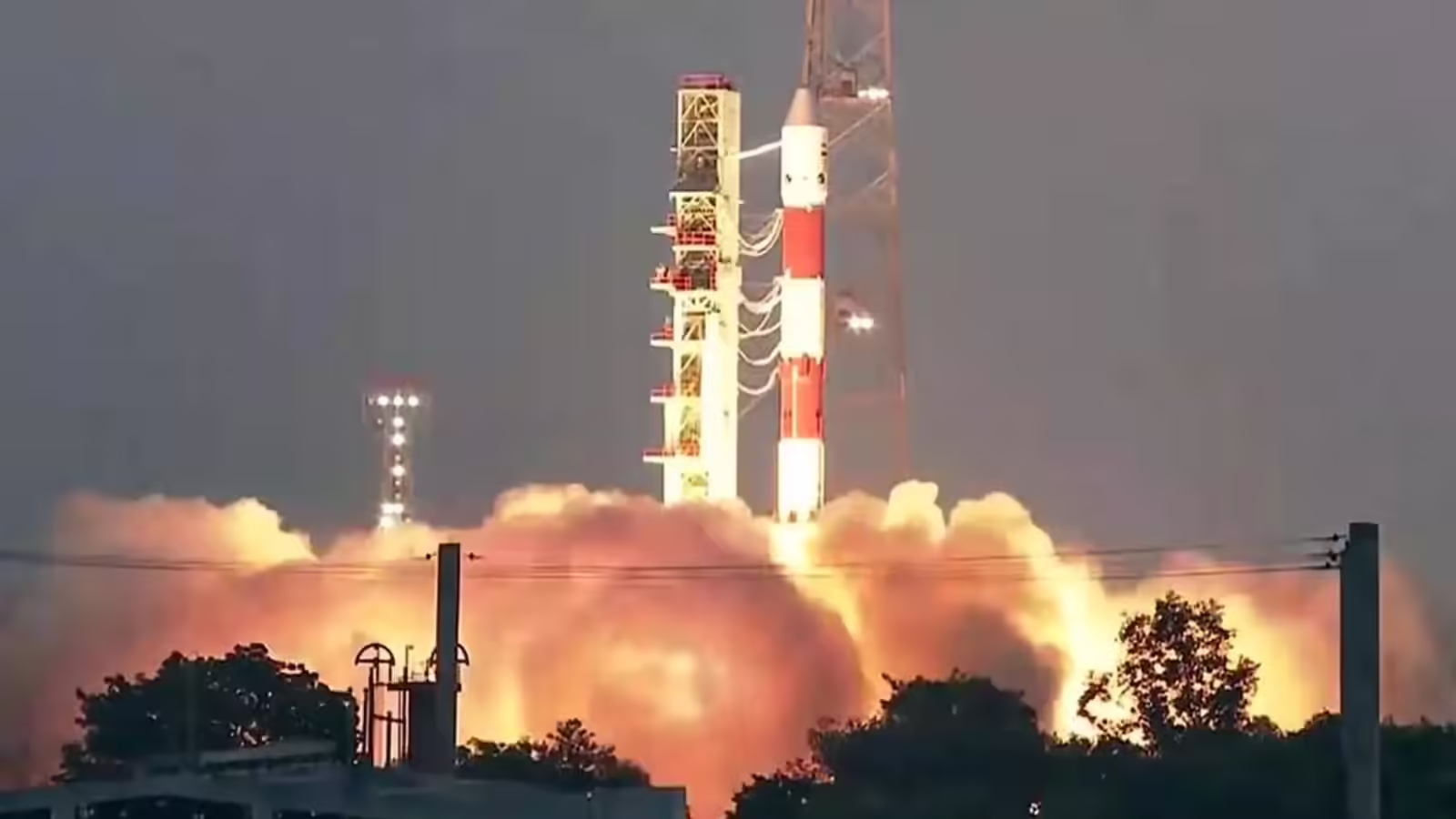 Pslv C62 Mission,Isro Pslv C62 Mission: आसमान में आज एक और 'आंख' भेजेगा भारत, खेती से लेकर अर्बन मैपिंग तक मिलेगी बड़ी मदद, जानें इसरो के PSLV C62 मिशन की खासियत - india is launching historical space mission pslv c62 presently - India News