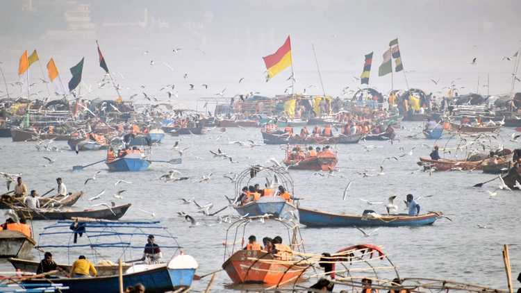 Magh Mela:मेले में तीन हजार करोड़ के कारोबार का अनुमान, 44 दिन में 15-20 करोड़ श्रद्धालुओं के आने की संभावना - Magh Mela Business Worth Rs 3,000 Crore Is Expected At Fair 15-20 Crore Devotees Likely To Visit Over 44 Days