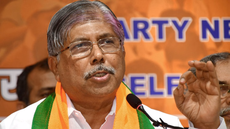 Maharashtra:नगर निगम चुनाव से पहले चंद्रकांत पाटिल का दावा, महाराष्ट्र के निगम चुनावों में जीतेगी महायुति - Municipal Elections Mahayuti Alliance Makes Claims Bjp Confident Gaining Edge In Western Maharashtra