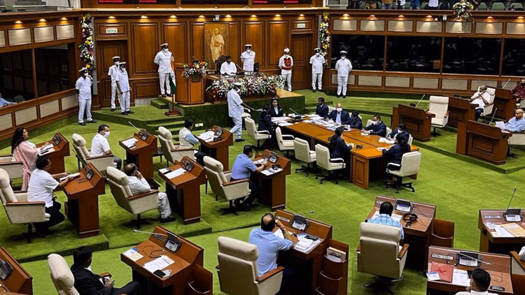 Goa Assembly:गोवा विधानसभा में विपक्ष का हंगामा, गवर्नर के संबोधन को किया बाधित; नाइटक्लब आग पर मांगा जवाब - Opposition Protests In Goa Assembly Over Nightclub Fire During Governor’s Address