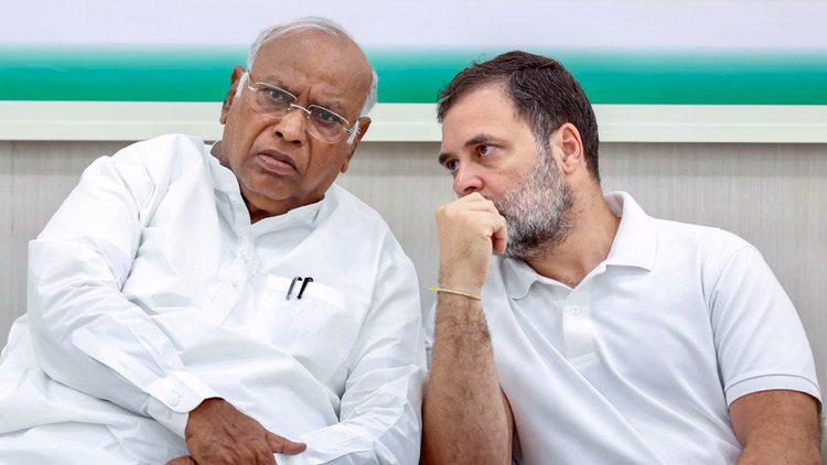 West Bengal Poll:बंगाल की चुनावी रणनीति को धार देगी कांग्रेस, 17 जनवरी बड़ी बैठक; जानें किन मुद्दों पर मंथन - Congress Will Hold Important Meeting On January 17 To Discuss Preparations And Strategy For West Bengal Polls