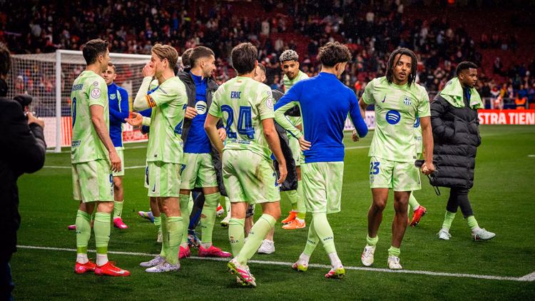 Football Updates:मैनचेस्टर यूनाइटेड एफए कप से बाहर; बार्सिलोना ने रियल मैड्रिड को हराकर स्पैनिश सुपर कप जीता - Football Updates: Manchester United Knocked Out Of Fa Cup; Barcelona Beat Real Madrid  Lift Spanish Super Cup