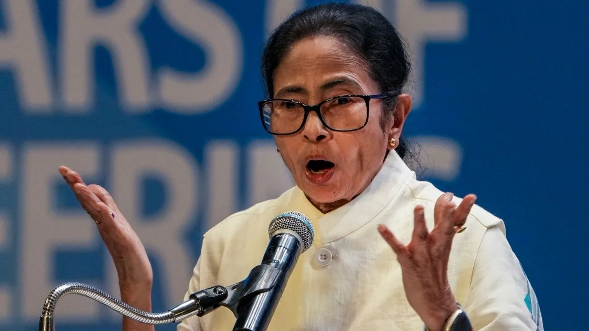 Mamata Banerjee made a pattern to take law into her hands ED approaches Supreme Court for urgent hearing in I-PAC Kolkata case ‘ममता बनर्जी ने कानून अपने हाथ में लेने की आदत बना ली है…’, I-PAC मामले में ED ने सुप्रीम कोर्ट में दायर की याचिका | Jansatta