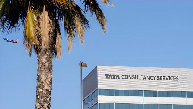 Tcs Q3 Results:मुनाफे में 14% की गिरावट, 11,000 कर्मचारी घटे; Ai रेवेन्यू ने दिखाई उम्मीद की किरण - Tcs Q3 Results Tcs Net Profit K Krithivasan Tcs Ai Revenue It Sector News Hindi Tcs Share Price Employee Headc