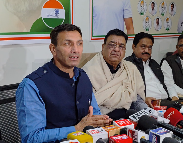 Mp News:भोपाल में गौ-मांस का मामला गरमाया,pcc चीफ का तीखा हमला,निगम अध्यक्ष और मंत्री बोले-होगी कड़ी कार्रवाई - Mp News: The Beef Controversy Escalates In Bhopal; Pcc Chief Launches Sharp Attack; Municipal Corporation Chai