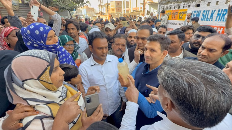 Mp News:भोपाल में गंदे पानी का जीतू पटवारी ने किया रियलिटी टेस्ट, हर वार्ड में वॉटर ऑडिट का किया ऐलान - Mp News: In Bhopal, Jeetu Patwari Conducted A Reality Test Of The Dirty Water Supply And Announced A Water Aud