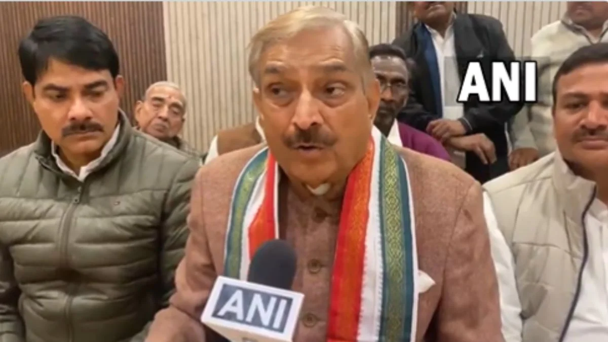 Congress leader Pramod Tiwari says over VB G-RAM-G Godse once assassinated Mahatma Gandhi and now the BJP has assassinated him । 'एक बार गोडसे ने और अब भाजपा ने की महात्मा गांधी की हत्या', ये क्या बोल गए कांग्रेस नेता प्रमोद तिवारी | Jansatta