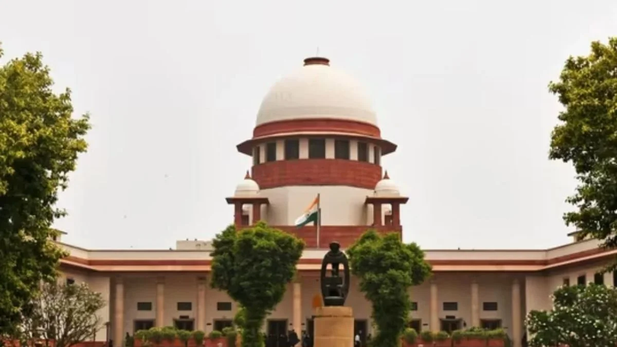 Supreme Court issued notice to the Centre and all state governments on PIL seeking implementation of creamy layer in SC and ST reservation SC-ST आरक्षण में ‘क्रीमी लेयर’ को बाहर करने के लिए सुप्रीम कोर्ट में याचिका दायर, शीर्ष अदालत ने केंद्र और राज्यों को भेजा नोटिस | Jansatta