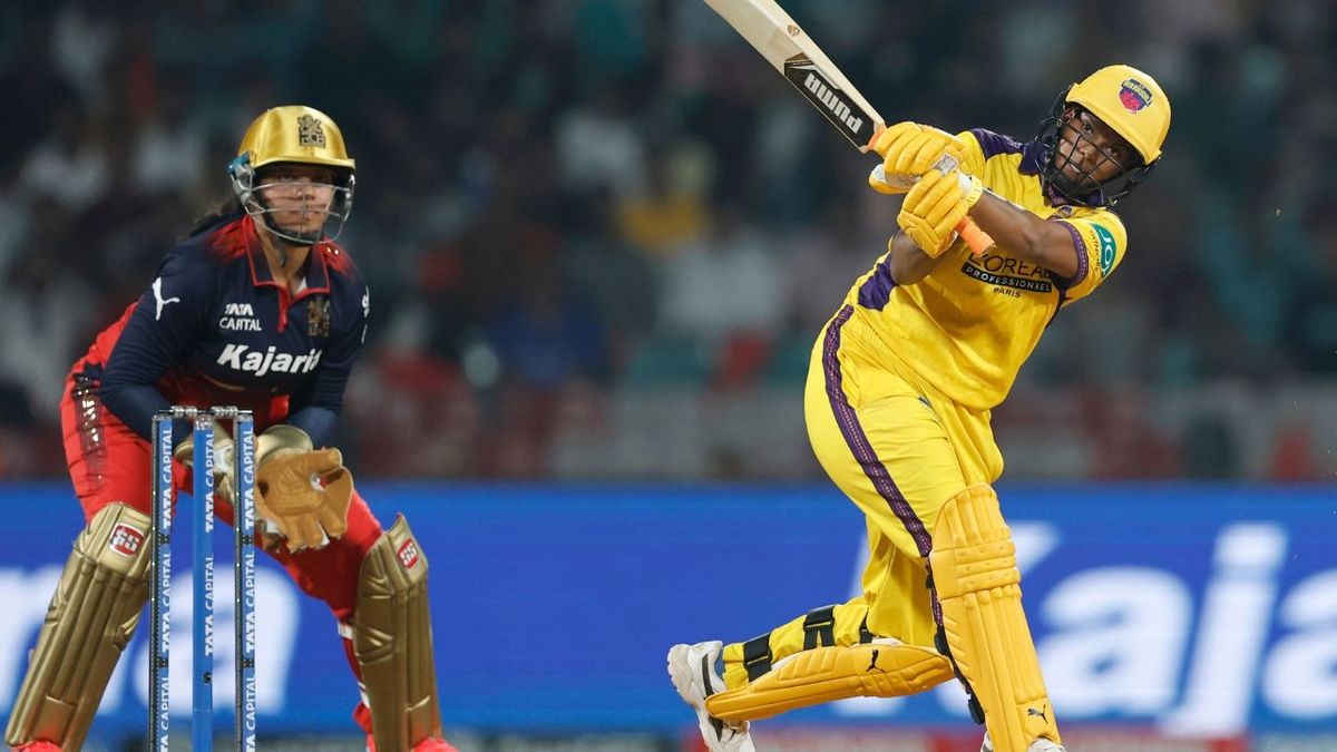 RCB vs UP Warriorz: दीप्ति शर्मा और डींड्रा डॉटिन ने का धमाल, यूपी वॉरियर्स ने आरसीबी को दिया 144 रनों का लक्ष्य