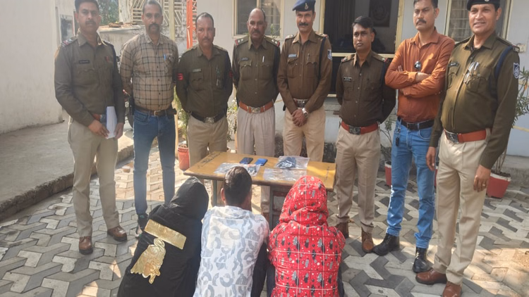 Bhopal News:जेल से छूटे तीन बदमाशों ने सूने मकान में की चोरी, पुलिस ने गिरफ्तार कर 15 लाख का सामान बरामद किया - Bhopal News: Three Released Criminals Looted A Vacant House; Police Arrested Them And Recovered ₹15 Lakh Items