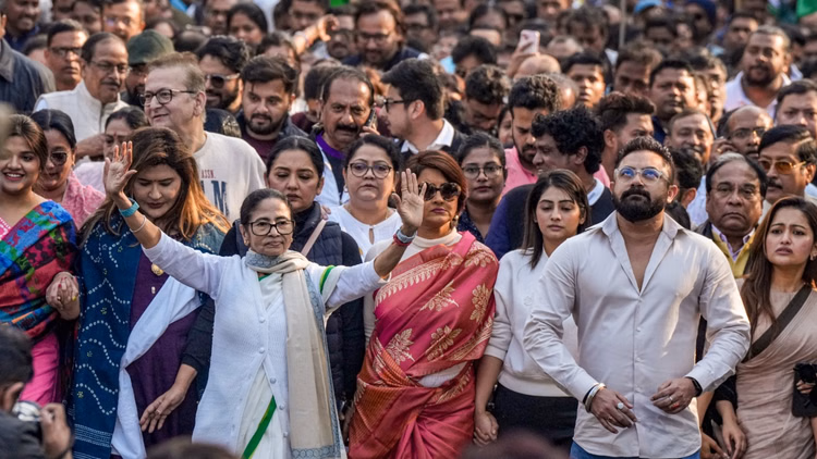 Ed:ममता के खिलाफ सीबीआई जांच की मांग को लेकर सुप्रीम कोर्ट पहुंची ईडी, कहा- उनके कृत्य लूट और डकैती जैसे - Ed Approach Supreme Court Seeking Cbi Investigation Against Mamata Banerjee Says Actions Robbery And Dacoity