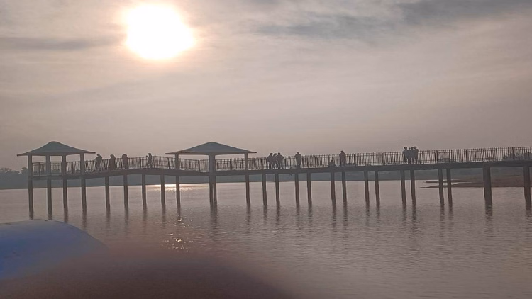 Cg Weather:छत्तीसगढ़ में दो दिन बाद फिर बढ़ेगी कड़ाके की ठंड, न्यूनतम तापमान में आ सकती है 3 डिग्री तक गिरावट - Severe Cold To Intensify In Chhattisgarh After Two Days, Minimum Temperature May Drop By Up To 3 Degrees