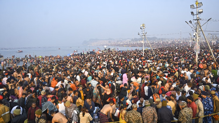 Up News:महाकुंभ में साइबर हमलों को ध्वस्त करने में कमांड सेंटर की रही अहम भूमिका, 60 लाख हमले किए थे नाकाम - Up Police Command Centre Had Foiled 6 Million Cyber Attacks During Maha Kumbh Mela