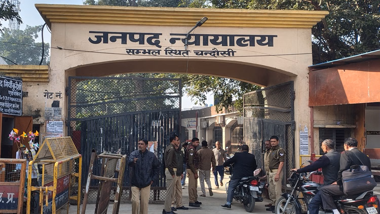 Up:संभल हिंसा में एसपी के बयान दर्ज, कोर्ट में छह घंटे तक चली जिरह, बवाल में पांच लोगों की हुई थी माैत - Up: Sp Statement Recorded In Sambhal Violence Case, Cross-examination Lasted Six Hours In Court