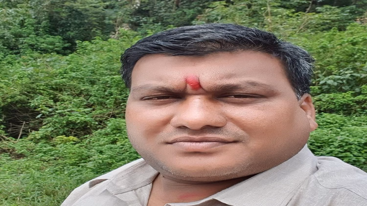 Cg News:दंतेवाड़ा में भाजपा जिलाध्यक्ष पर मारपीट का आरोप, किराया विवाद ने पकड़ा तूल, थाने का घेराव - Bjp District President In Dantewada Accused Of Assault, Rent Dispute Escalates, Police Station Surrounded