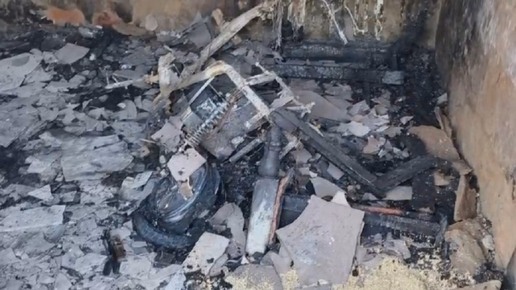 Haryana:चार्जिंग पर लगाई थी इलेक्ट्रिक स्कूटी, बैटरी फटने से हुआ जोि - Man Burnt Alive After Electric Scooter Explodes