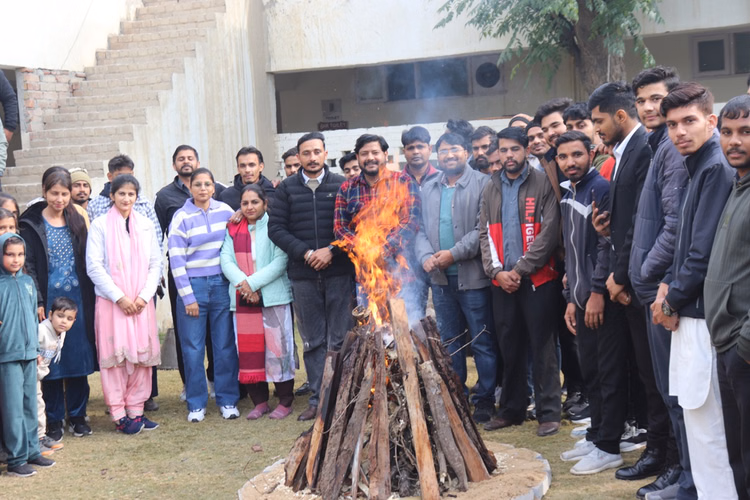 Lohri Festival Celebrated With Great Pomp At Shaheed Bhagat Singh Institute - Sirsa News