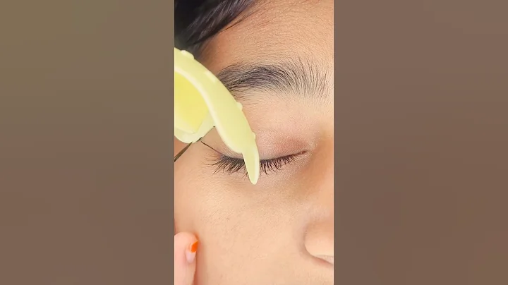 Eye makeup hack 😱 Heart eye makeup hack 😱#shorts - English