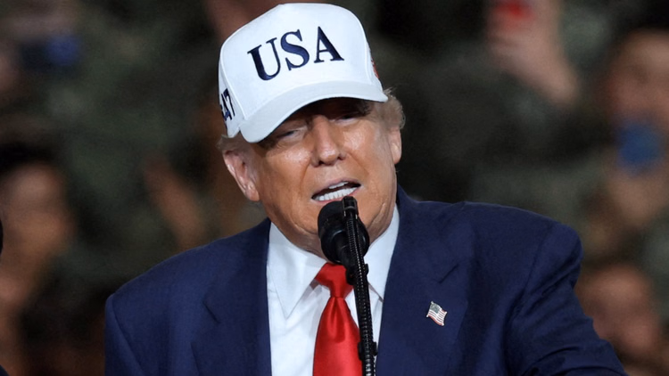 Trump:'ग्रीनलैंड के पीएम के लिए दिक्कत बढ़ने वाली है', डेनमार्क के साथ तनाव के बीच डोनाल्ड ट्रंप का बड़ा बयान - Donald Trump Reaction On Greenland Pm Preferring To Stay With Denmark Says Going To Be Big Problem For Him