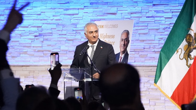 Iran:'संघर्ष जारी रखें, इनके जुल्मों का हिसाब करेंगे', निर्वासित युवराज रेजा पहलवी की प्रदर्शनकारियों से अपील - Iran Exiled Crown Prince Reza Pahlavi Warn Islamic Republic Appeal To Army