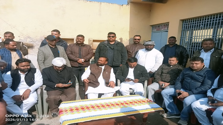 Up:'बाबा का बुलडोजर एससी-एसटी, ओबीसी और अल्पसंख्यकों पर चल रहा', स्वामी प्रसाद बोले- कानून व्यवस्था ध्वस्त - Former Minister Swami Prasad Maurya Give Statement Against Cm Yogi Adityanath