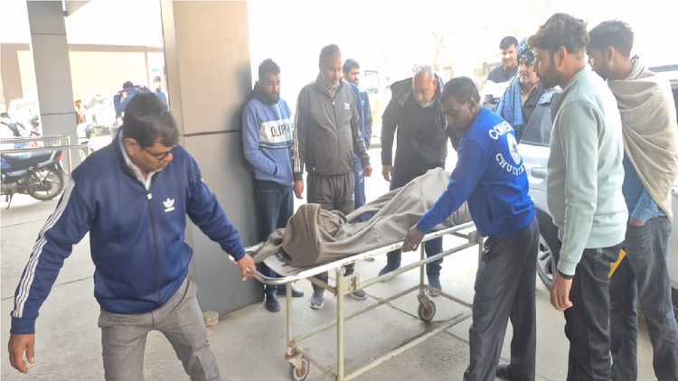 Haryana: मकर सक्रांति पर भिवानी के गांव जाटूलुहारी में शराब ठेकेदार ने पिलाई शराब, एक की मौत; 5 की हालत बिगड़ी - Liquor Contractor Served Alcohol, Resulting In One Death In Jatulu Hari Village Of Bhiwani