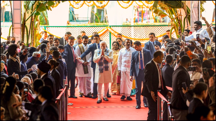 Pm Modi Pongal Photos:पोंगल सेलिब्रेशन की ये तस्वीरें क्यों खास हैं? पीएम मोदी का संदेश समझिए - Pm Modi Pongal Photos 2026 Tamil Festival And Culture Images