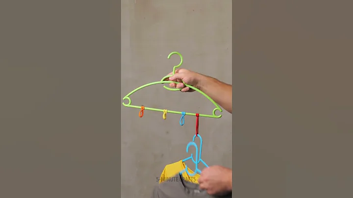 Use hair bands to organize your clothes 👕😮 - English