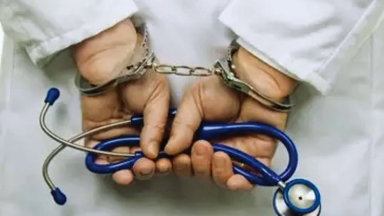 हिमाचल प्रदेश:चंबा के रेटा गांव में फर्जी डॉक्टर पकड़ा, मरीज को लगा रहा था एक्सपायरी स्टेरॉयड इंजेक्शन - Himachal Fake Doctor Caught In Reta Village Of Chamba Was Giving Expired Steroid Injection To Patient