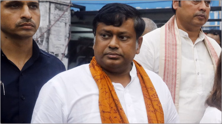 Bengal Polls:क्या बंगाल में फिर होगी टाटा की एंट्री? पीएम की रैली से पहले भाजपा का बड़ा दाव; टीएमसी ने घेरा - West Bengal Singur Political Controversy Tata Nano Factory Tmc Vs Bjp Election Campaign Narendra Modi Rally